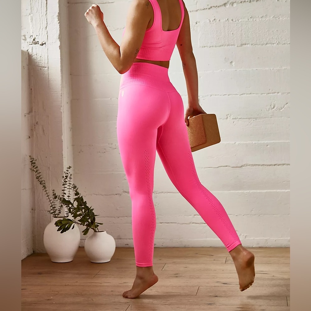 Hot pink Good Karma FP leggings. Size XS/S